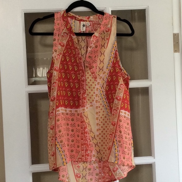 LET IT BE TOP - Picture 1 of 7